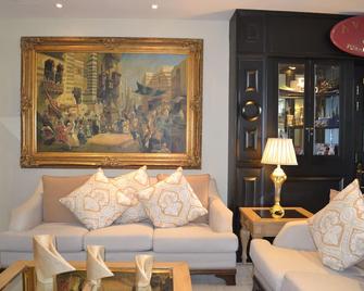 Sheraton Al Khalidiya Hotel - אבו דאבי - סלון