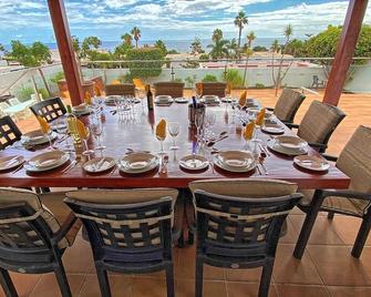 Prestigious 7 Bed Villa ,wifi, A/C, H.Tub, P.Table, Snooker,t .Tennis, Tfootball - Tías - Restaurant