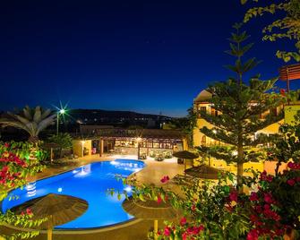 Smaragdi Hotel - Thera - Zwembad