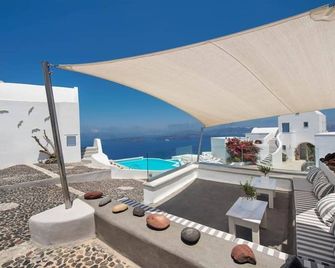 Apanemo Hotel & Suites - Akrotiri - Balcón