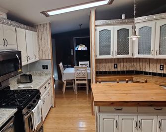Ranch With Cactuses Weekly/Monthly Up to 50% Off - Millsboro - Cocina