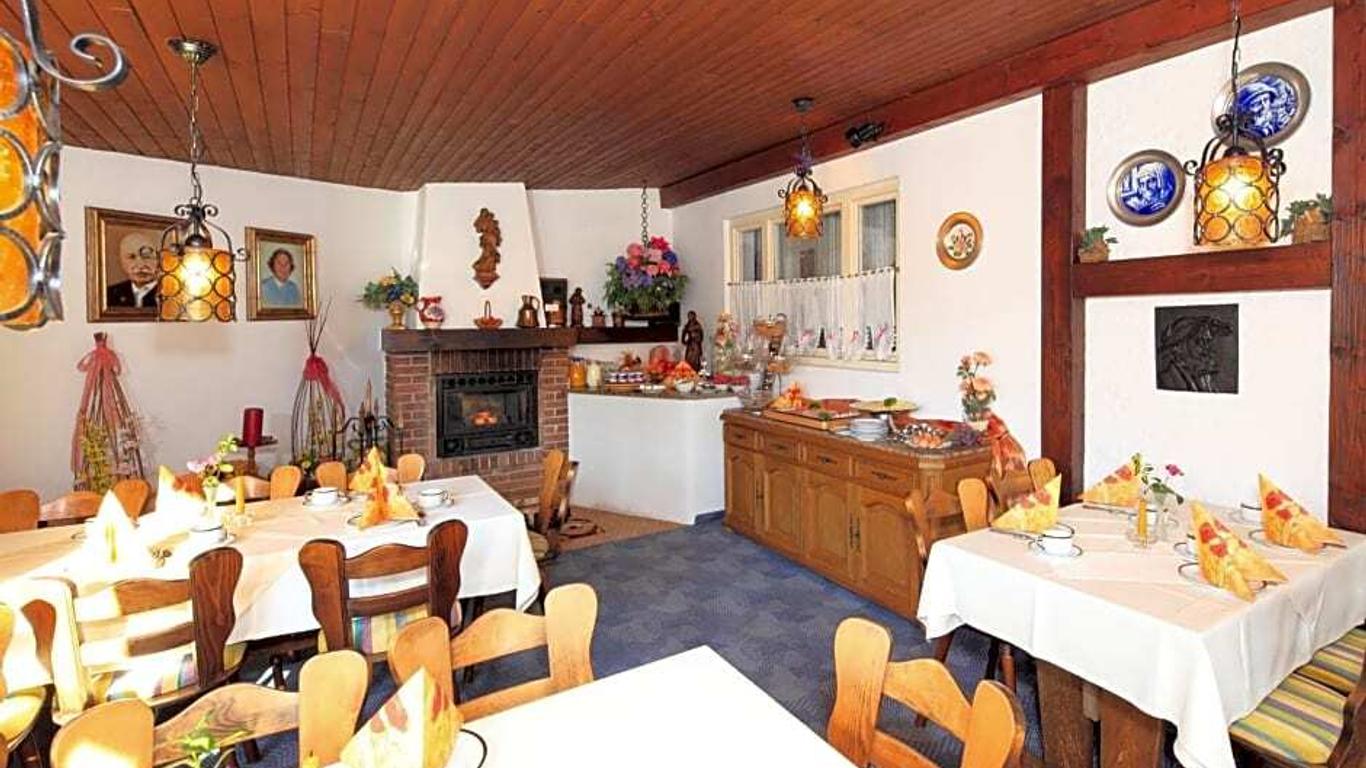 Cafe Maria - Pension - B&B