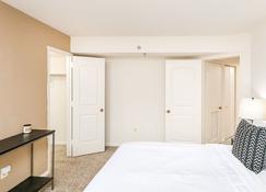 2BR Chic Executive Apartment in Prime Location - Arlington - Schlafzimmer