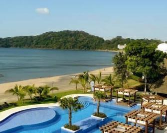 Luxury Beachfront Condo in Playa Bonita, Panama City's best accommodation option - Playa Bonita Village - Pool