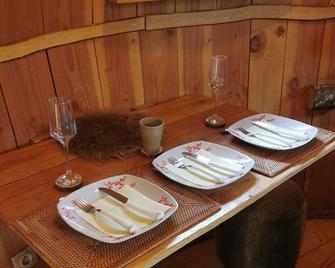 The Chant De La Nature Cabin - Brassac - Comedor
