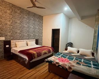 Hotel Murliwala Gopala - Govardhan - Quarto
