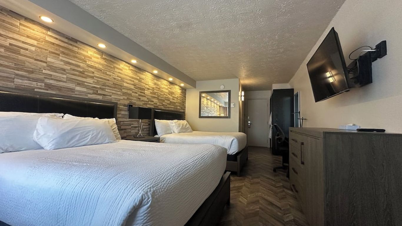 Travelodge by Wyndham Drummondville