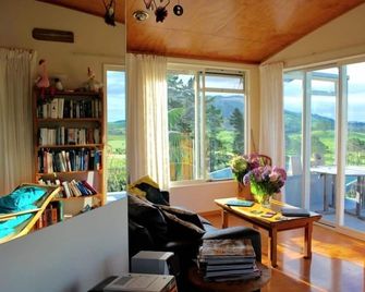 Ocean Beach Hideaway + Chalet - Whangarei - Huiskamer