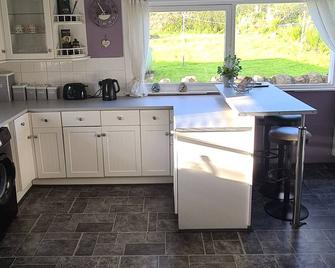 Spacious, rural, cottage, outside Campbeltown - Campbeltown - Kitchen