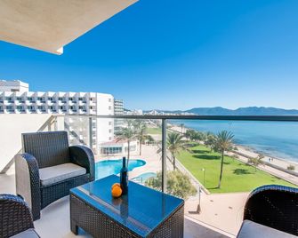 Apartment In Cala Millor, Directly On The Beach 2 Bedrooms, Wifi Free, 5 Etage. - Cala Millor - Balcony