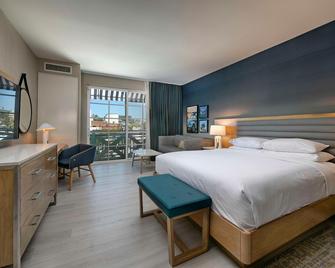 Inn at the Pier Pismo Beach, Curio Collection by Hilton - Pismo Beach - Schlafzimmer