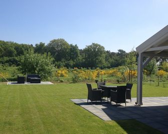 A super luxury holiday villa on a very complete park! - Roggel - Патіо