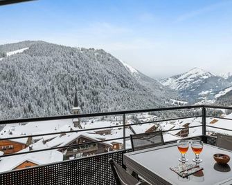 Le Savoisien - Apt N6 - Bo Immobilier - Chatel Multipass 2026 En Ete En Option Au Tarif De 4euros Par Jour Et Par Personne - Châtel - Balkon