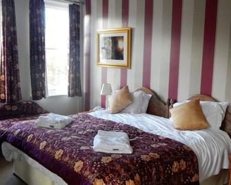 Elan Valley Hotel - Rhayader - Bedroom