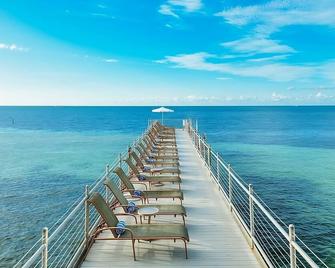 4 Deluxe 2 Queen Beds Rooms at Southernmost Beach Resort - Key West - Beach