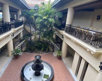Dlc Place - Splendido Taal Tower 1 Tagaytay - Laurel