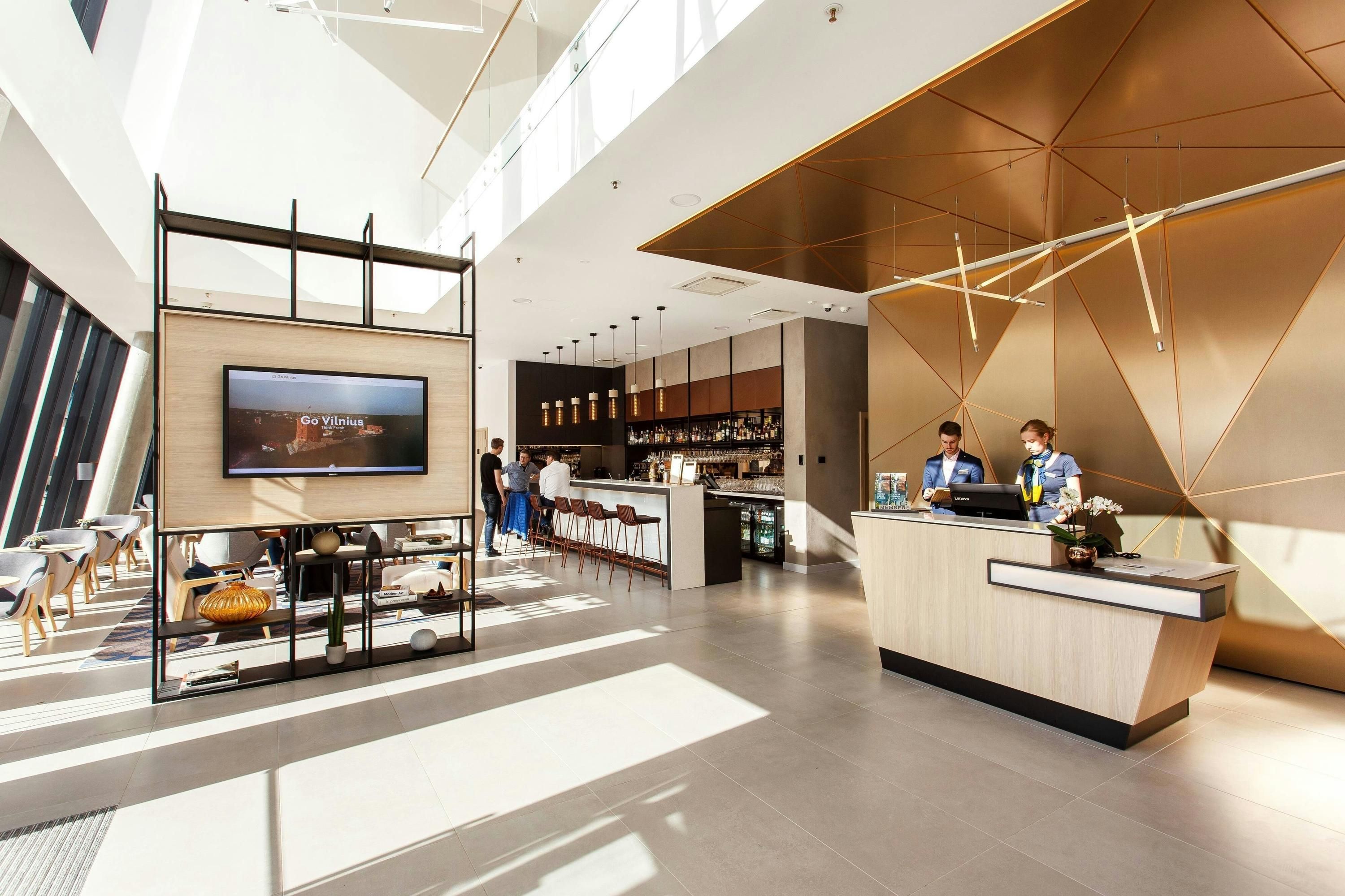 Courtyard by Marriott Vilnius City Center - וילנה - דלפק קבלה