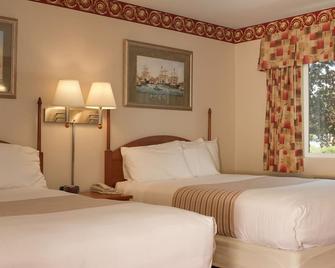 Flagship Inn and Suites - Boothbay Harbor - Bedroom