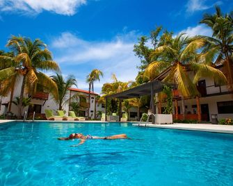Boca Olas Resort Villas - La Libertad - Pool