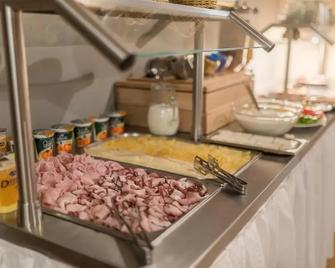 Villa Grohmann - Lipova Lazne - Buffet