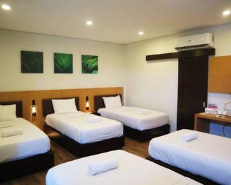 Dolores Tropicana Resort & Hotel - General Santos - Bedroom