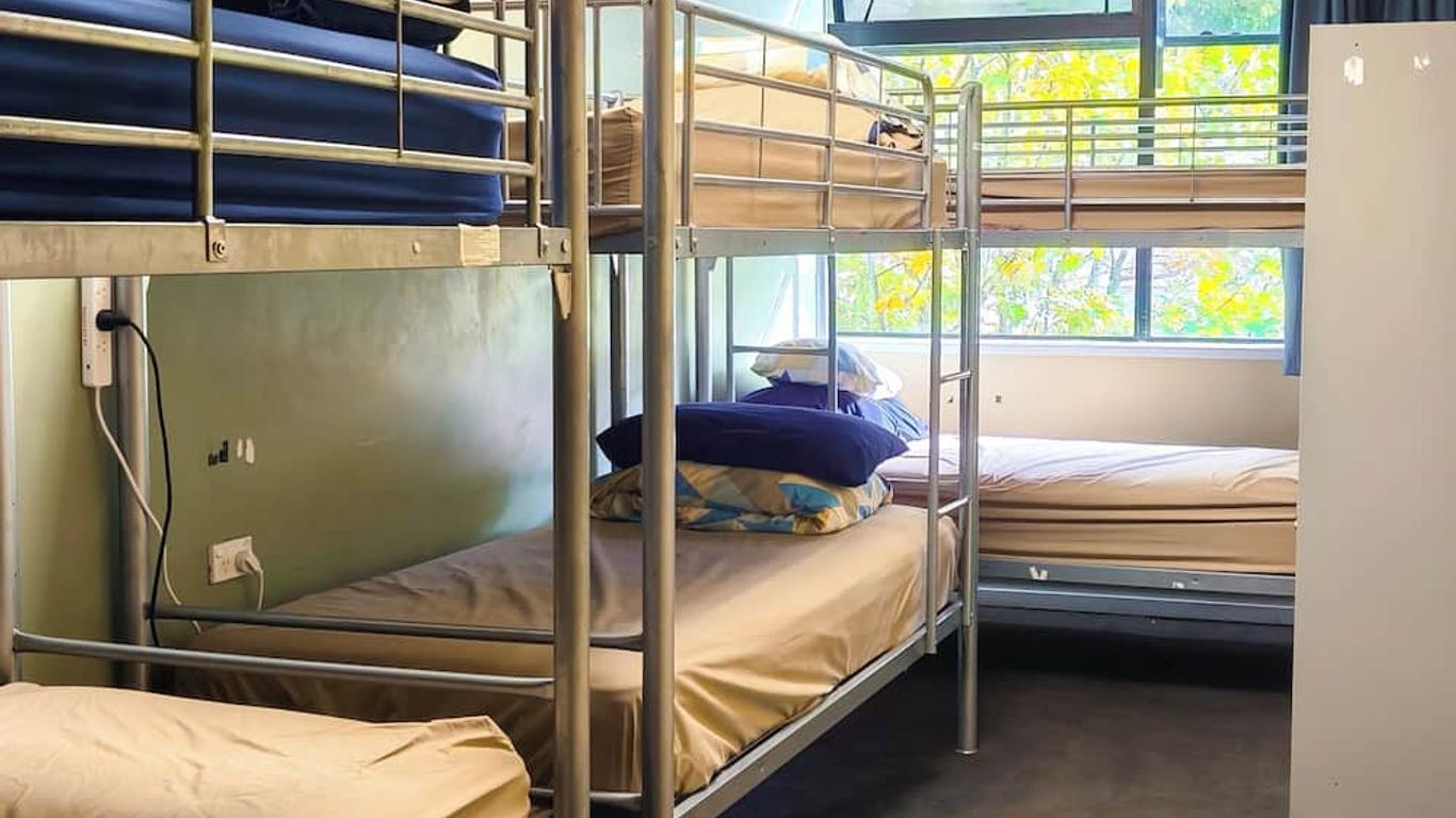 Silverfern Backpackers