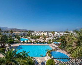 Tigaki Beach Hotel - Tigaki - Pool