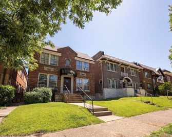 1 Bedroom-City Livin - St. Louis - Building