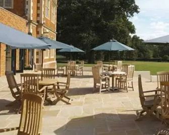 Savill Court Hotel and Spa - Egham - Binnenhof