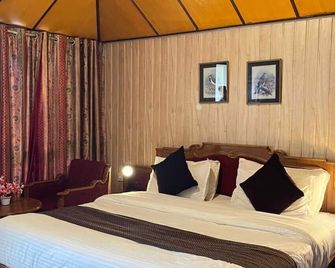 Snow King Retreat - The Heaven - Kufri - Bedroom