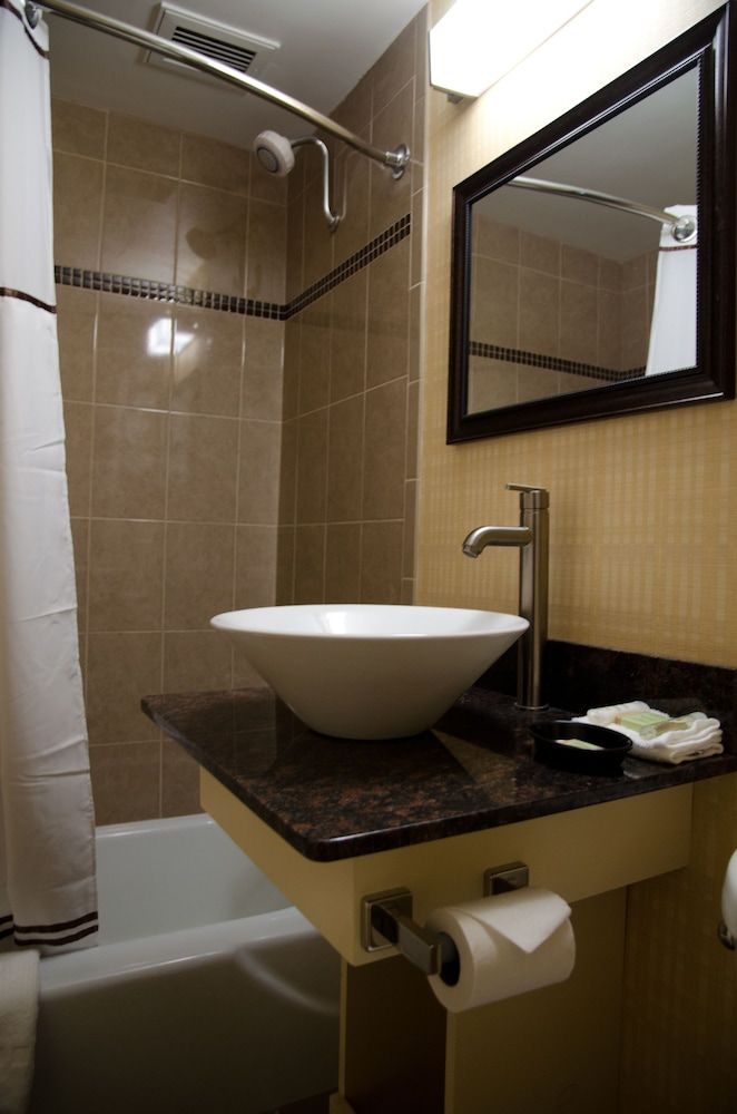 Aashram Hotel by Niagara River - Niagara Falls - Badrum