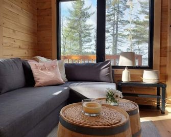 Sunbeam Cottage - your idyllic retreat by the lake - Shelburne - Huiskamer
