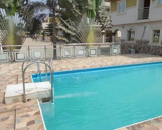 O'Nice Hotel and Suites Limited - Ijoko - Piscina