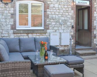 Newcombe Cottage - Flamborough - Patio