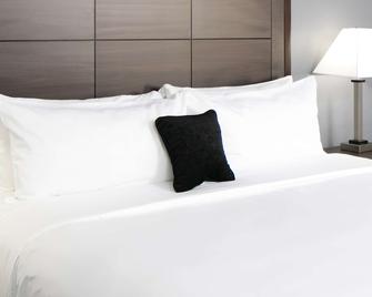 Red Lion Inn & Suites Everett - Everett - Makuuhuone
