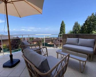 Magnifique Appart rénové Evian Duplex vue Lac 8 pers - Evian-les-Bains - Patio
