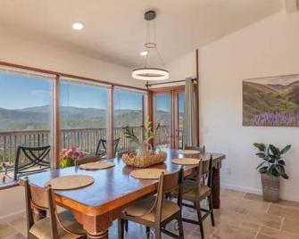 New Hilltop Villa with Panoramic Views of Carmel Valley - Carmel Valley - Comedor