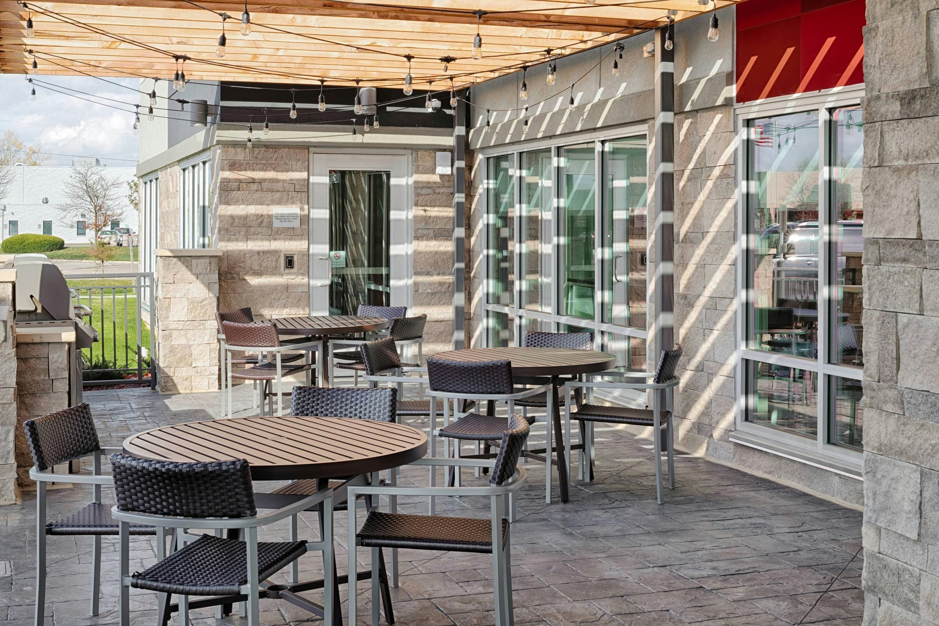 TownePlace Suites by Marriott Columbus Hilliard - Hilliard - Патіо