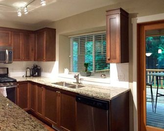 Lovely cottage on Cultus Lake - Abbotsford - Cuina
