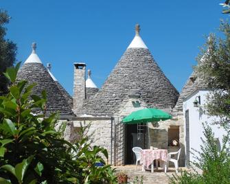 B&B Trulli sotto La Cupa - Martina Franca - Patio