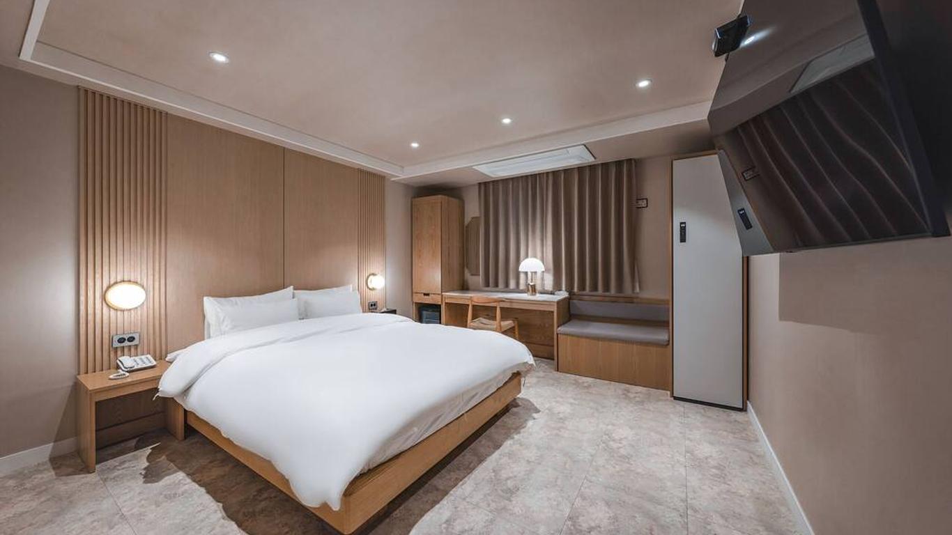 Gridt Hotel & Home