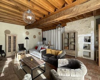 Le P'tit Louis - Saint-Cyr-les-Colons - Sufragerie