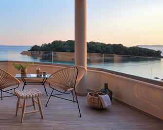 Prima Vista Beachfront Boutique Hotel - Sivota - Balkon