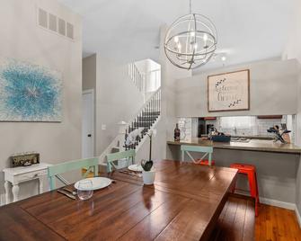 Welcoming Lafayette Square Home - Jz Vacation Rentals - Saint Louis - Restaurant