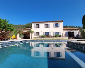 Villa Tropez Chambres d'hôtes - Le Luc - Piscine