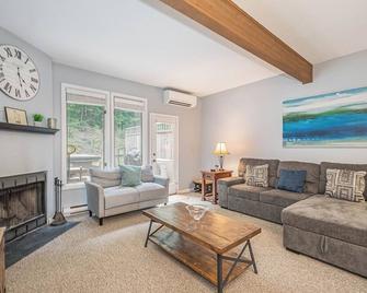 Villages of Wisp 08 Winding Way - McHenry - Sala de estar