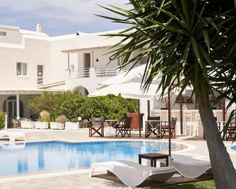 Polos Hotel Paros - Parikia - Piscine