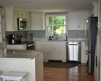 Spectacular Waterfront Retreat Close To Portland! - Bath - Keuken