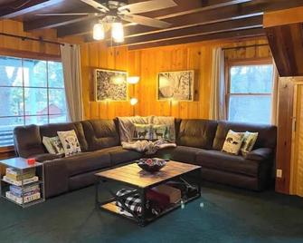 Our Cabin @ The Lake - Mammoth Lakes - Salon
