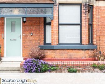 Scarborough Stays - Ashville Lodge - 5 Bedroomed house - Sleeps 9 - Scarborough - Outdoors view